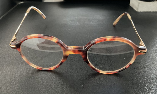Brille mit zusätzlichen