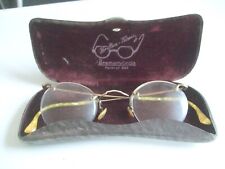 Alte Brille im Etui von