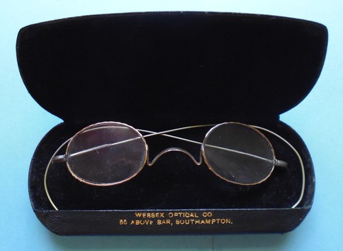 Alte antike brille mit etui - antike,